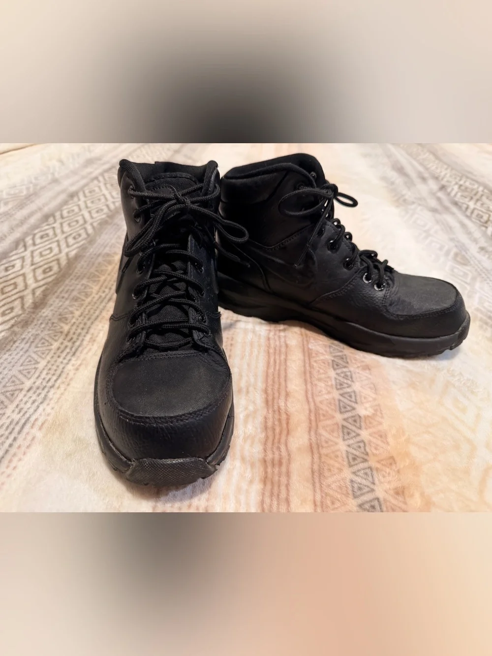 Nike Manoa Black Lace-Up Ankle Boots